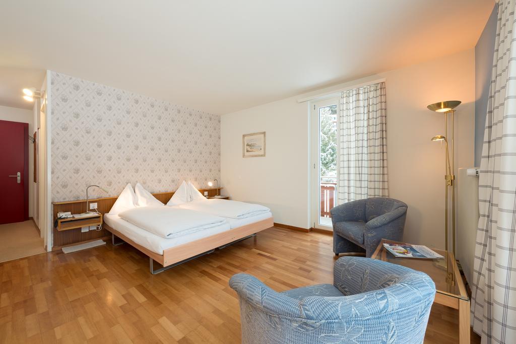 Hotel Berghaus Wengen Quarto foto